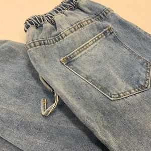 Blue jeans, good material size Medium.